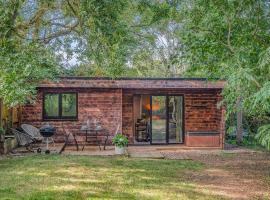 The Lodge In The Woods, hotel in Raithby