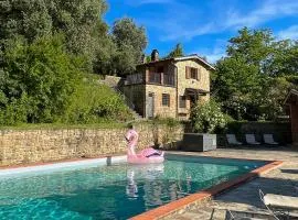 Tuscan Retreat With Pool And Panoramic Views