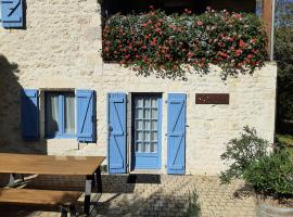 Chez Berger, 2 persoons Gîte L'Oustalou, hotel i Flaugnac