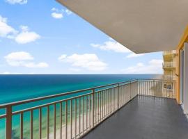 Luxurious Three-Bedroom Gulf-Front Apartment with Sweeping Views, hotel in Panama City Beach