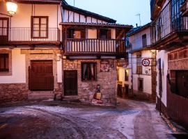 Casa Rural LA REGADERA II, hotel in Candelario