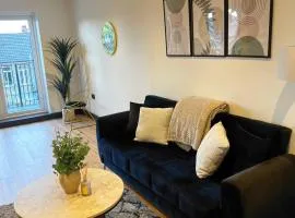 Luxurious Modern 2 Bedroom Apartment with Terrace