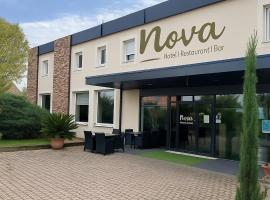 Logis Hôtel Nova, hotel v destinaci Limas