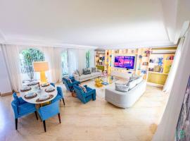 Villa des artistes : Villa de luxe à Carthage, Hotel in Douar ech Chott