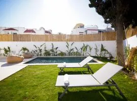 Villa Hermes: Seaside and luxurious