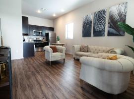 Luxury Apartment Home, hotel in Mission