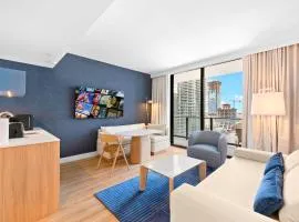 Gale Hotel Stay - Modern Condo Near the Bay