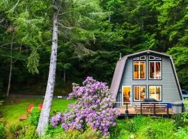 Treetop Lodge - 2 Homes on one Property!