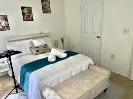 Cozy Private Room in Peaceful Milton