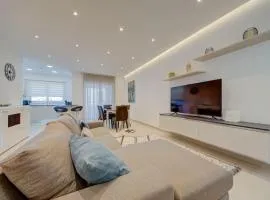 St Julians 3BR Apt Sleeps 6 Central and Stylish