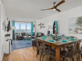 Stay awhile Immaculate Oceanfront Condo, great location, Unbeatable Views, Seasonal Pool