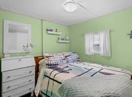 Beautiful Decorated Cozy Retreat