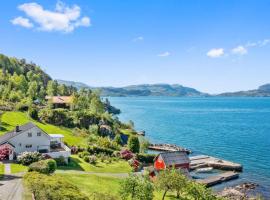 Awesome Home In Skiftun With House Sea View, hotell i Nesvik