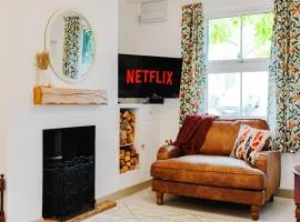 Wisteria Cottage 3 Bed Garden & Free Parking