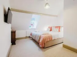 Charming Wisteria Cottage, Short Walk To Kenilworth Castle, Parking