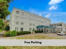 Manchester Airport Hotel by Belvilla