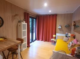 Charmant studio à Saint Brévin l'Océan, hotel i Saint-Brevin-les-Pins