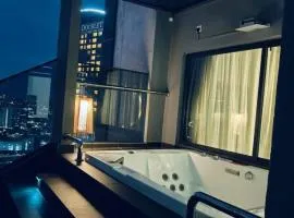 Jacuzzi with Starry Sky Bedroom-7pax