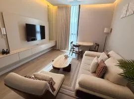 1 BR Luxury Apt by AJ Aljada