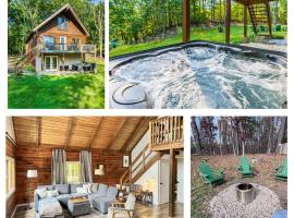 Large Cabin w Hot Tub, Pond, Deck, Fire Pit, WiFi, hotel v destinaci Morton Grove