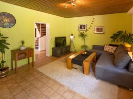 Taunuslodge, σαλέ σε Neu-Anspach