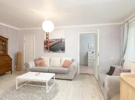 Light, cozy apartement