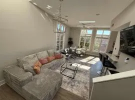 Central Raleigh 2BR - Walk to Shops & Dining