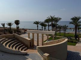Casa Clara Apartment mit Meerblick direkt am Strand, hôtel à Klorakas