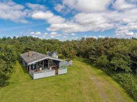 1084-Ringkobing-Skovsangervej-9, hotel in Nørby