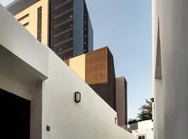 Adhoc Barrio Antiguo