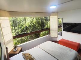 Céntrica habitación con vistas Larcomar, hotel en Lima