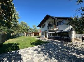 Chris Mountain Retreat, ξενοδοχείο σε Campina