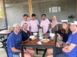 AJA Tumpaksewu Homestay