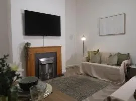 Henderson Home Sleeps 3 with Allocated Parking