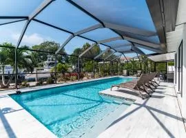 2 Bed Waterfront House I Minutes Away From The Beach