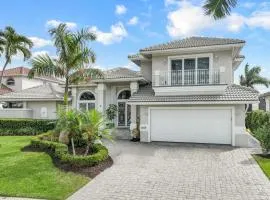 Charming 4 Bed Waterfront Escape w/ Pool and Dock