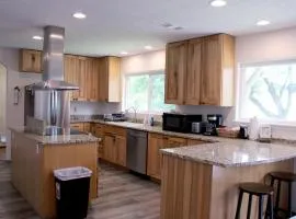 Walk to beach Galveston Getaway