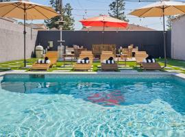 Pool House Retreat near LAX, SoFi & Beach, hotel in Inglewood