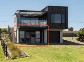 Pukehina Estuary Sunset Views Studio