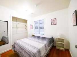 Bright Private Room with Shared Bathroom near NYC