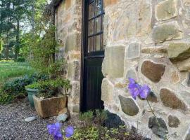 Linlithgow cottage close to Edinburgh, hotelli kohteessa Linlithgow