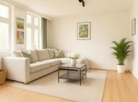 Delightful Bryggen Apartment - Norwegians Minimum Age 25