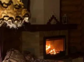 Cottage PolyaNitsa окремий котедж з каміном