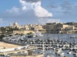 Renata's Three bedrooms Penthouse with Sea view