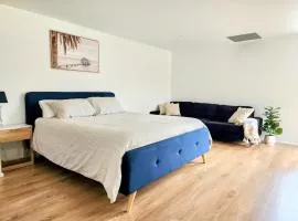 Cozy Getaway with private backyard