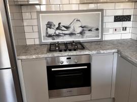 London corporate 6 bedroom home with free parking, ξενοδοχείο σε Belvedere