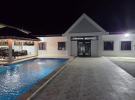 Happy Dolphin Villa, hotel v destinaci Bon Accord