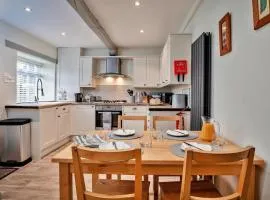 3 Bed Countryside Cottage, free parking, strong wifi, Harrogate
