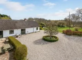 Lovely Apartment In Glesborg With Wifi