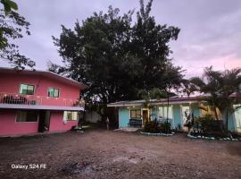 Hostel yuriel, hotel in Uvita